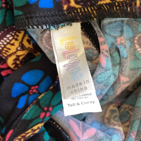 Tall and curvy skull LuLaRoe Leggings - Picture 3 of 4